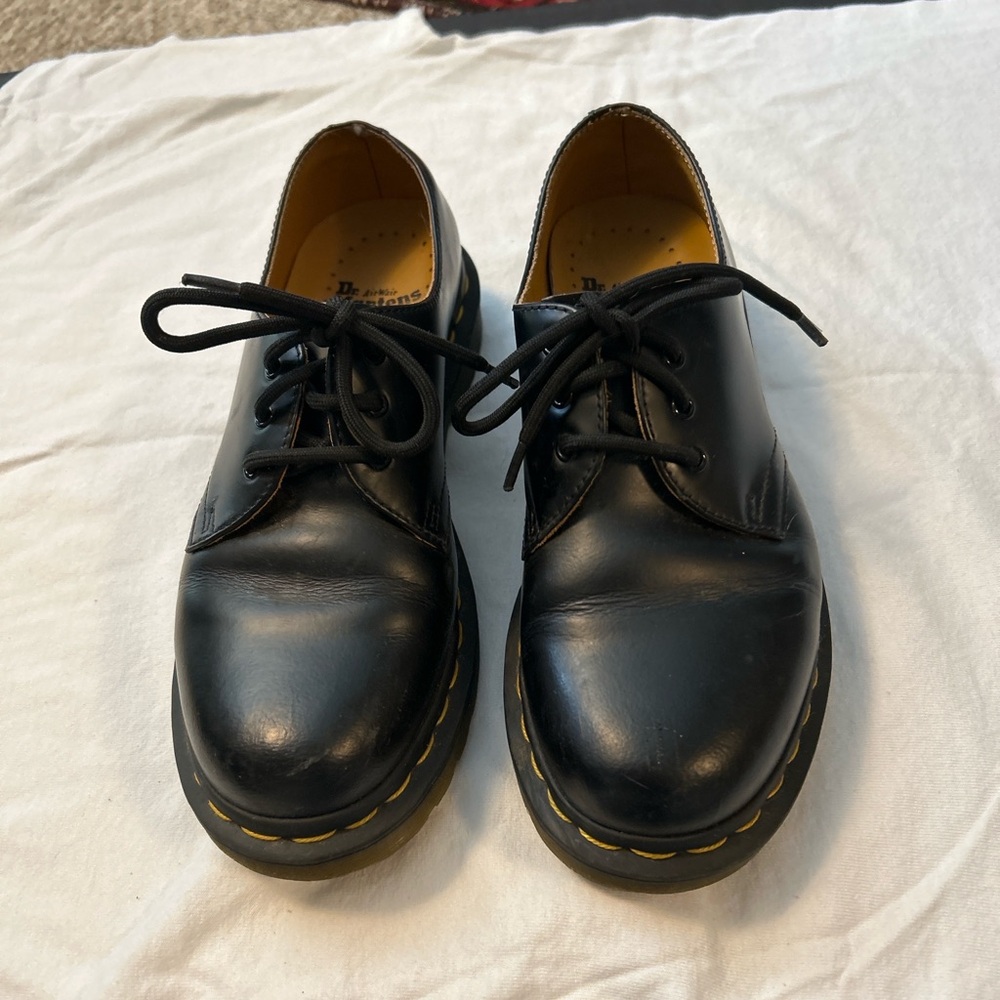 Dr. Martens Black Oxford shoes/ Black/size 6